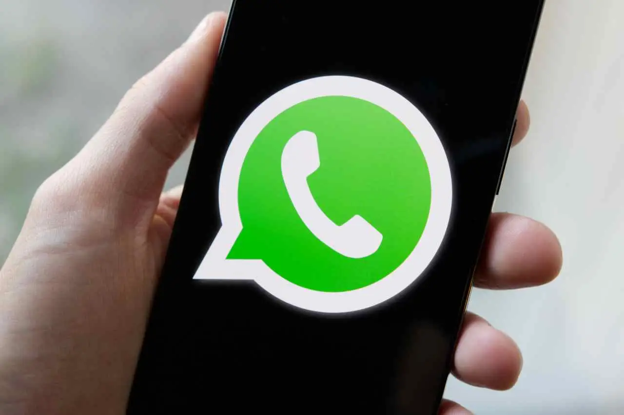Allerta truffe su WhatsApp: se ricevi questo messaggio cancellalo subito
