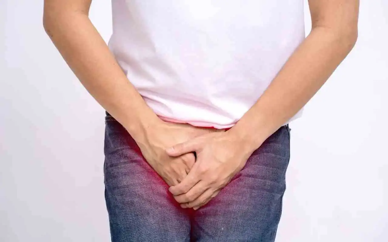 Psoriasi sul glande: ecco cosa succede quando colpisce le parti intime e come curarla