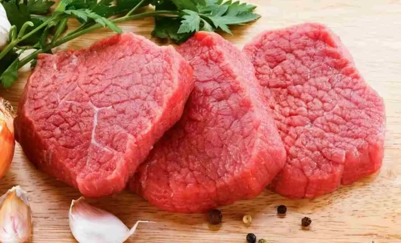 Troppa carne rossa: cosa succede al fegato